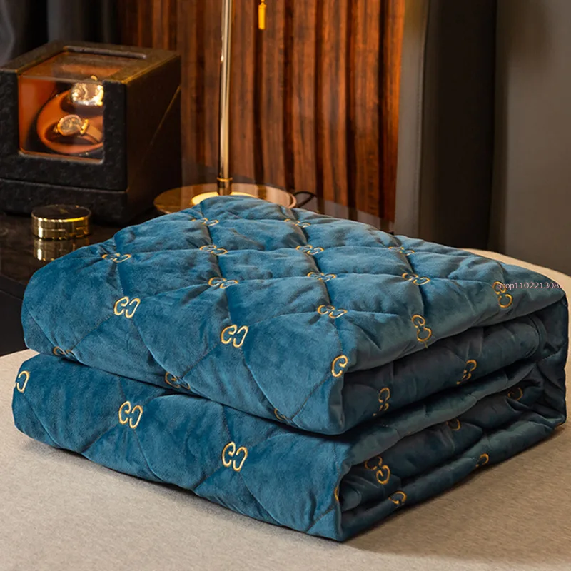 Embroidery Quilt Cover - Stickerei-Matratzenbezug, verdickter, gesteppter Matratzenschoner aus weichem