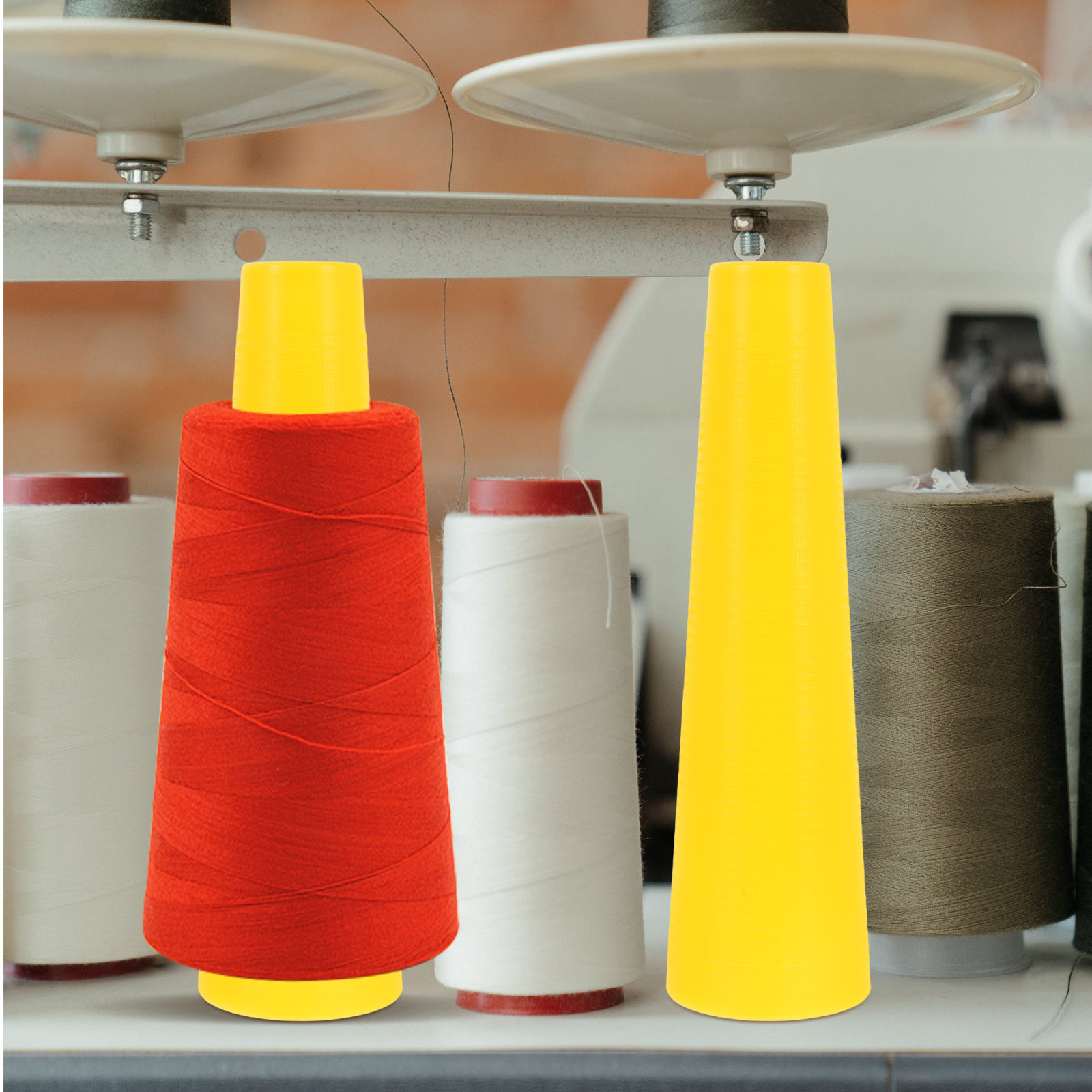 Embroidery Yarn - 10 Stück lichtbeständige konische Kunststoffspulen für